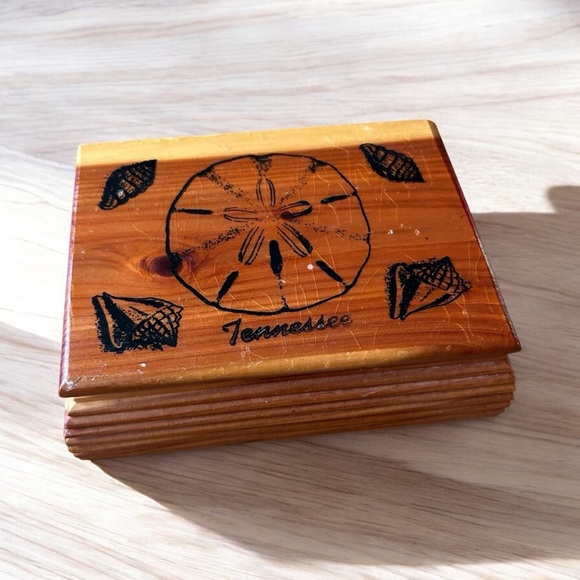 Handmade Vintage Tennessee jewelry trinket box with lid cedar collectible - Picture 1 of 7
